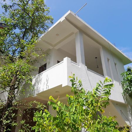 Gloria Inn Negombo Buitenkant foto