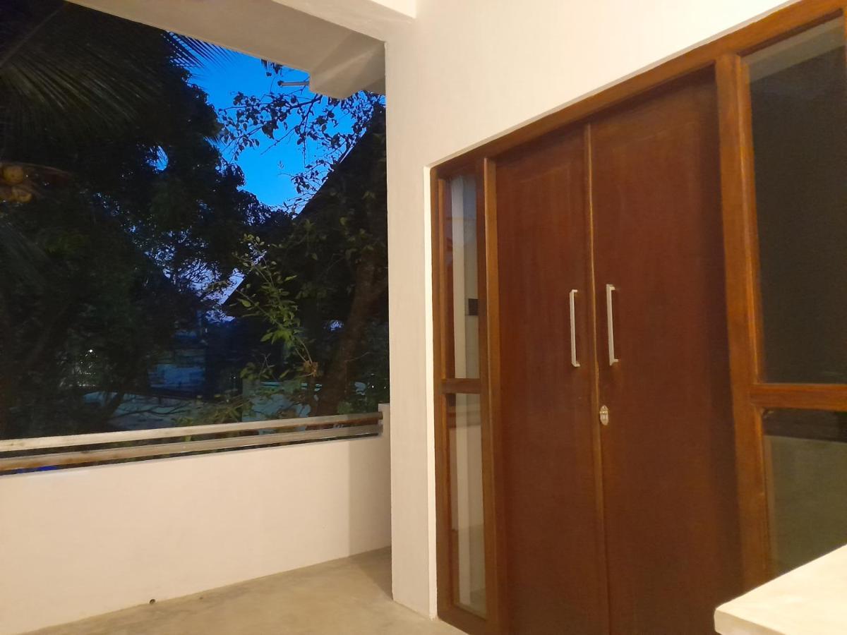 Gloria Inn Negombo Buitenkant foto