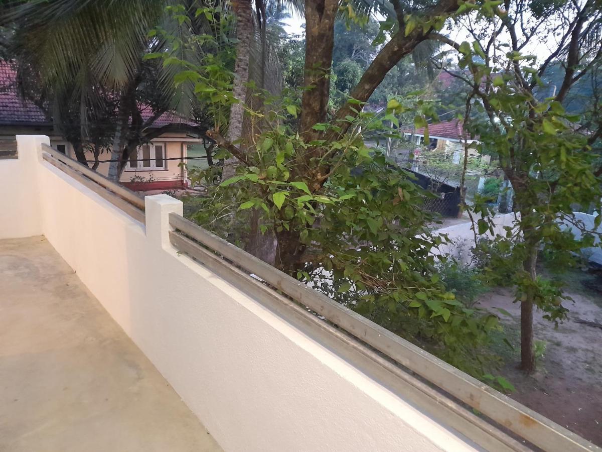 Gloria Inn Negombo Buitenkant foto