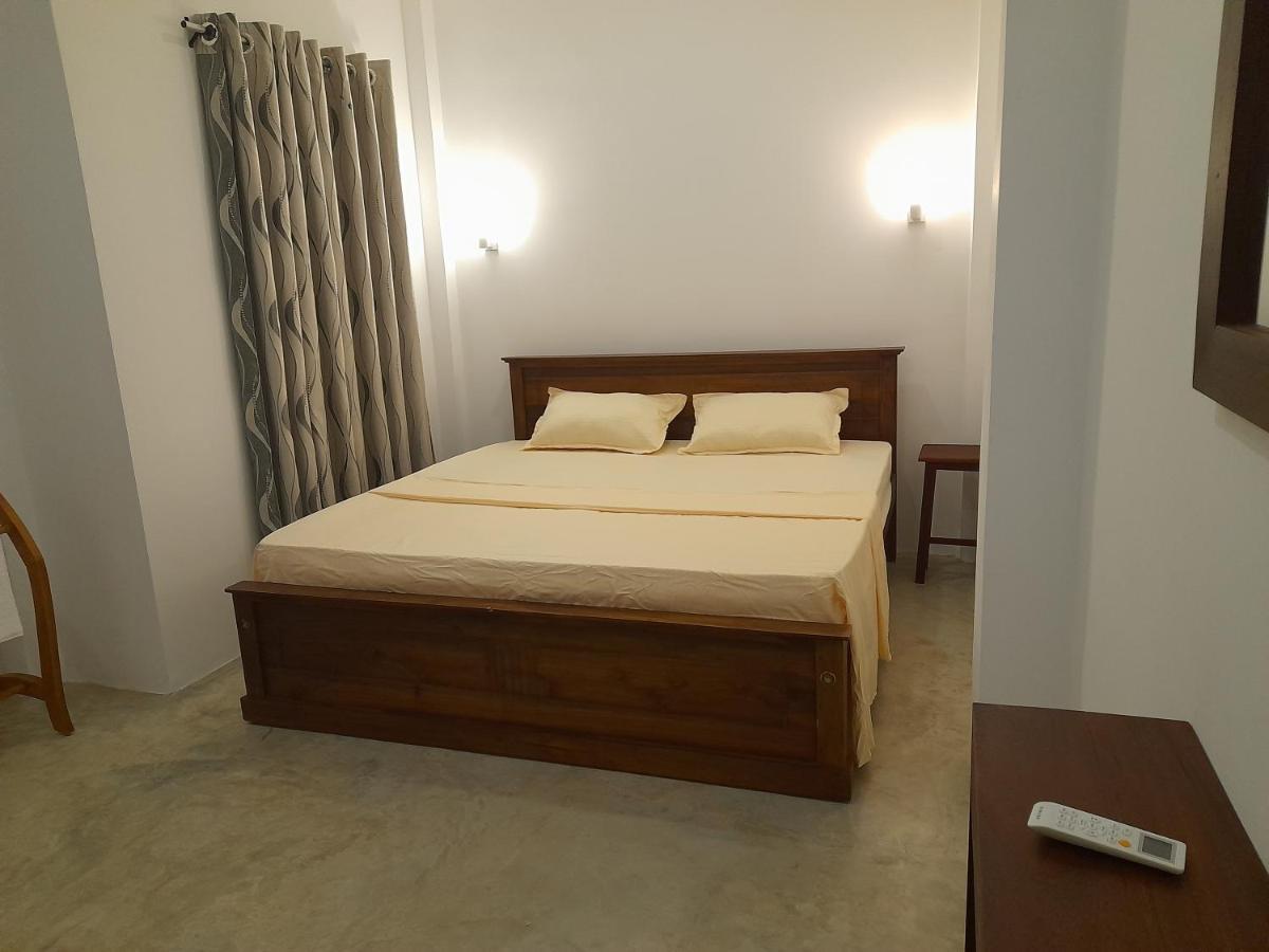 Gloria Inn Negombo Buitenkant foto