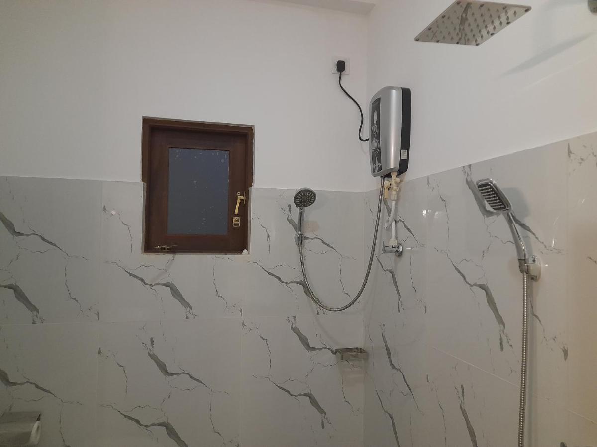 Gloria Inn Negombo Buitenkant foto