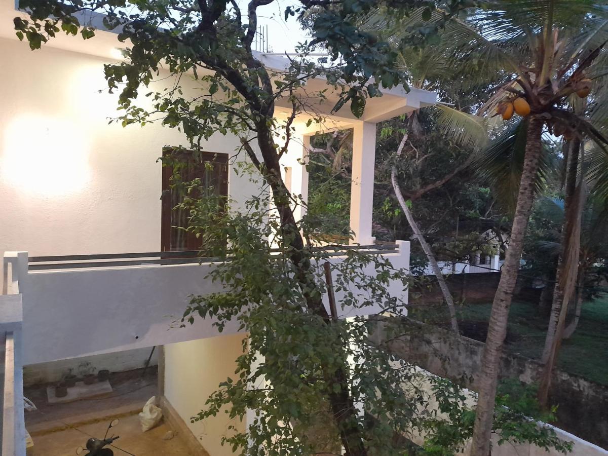 Gloria Inn Negombo Buitenkant foto
