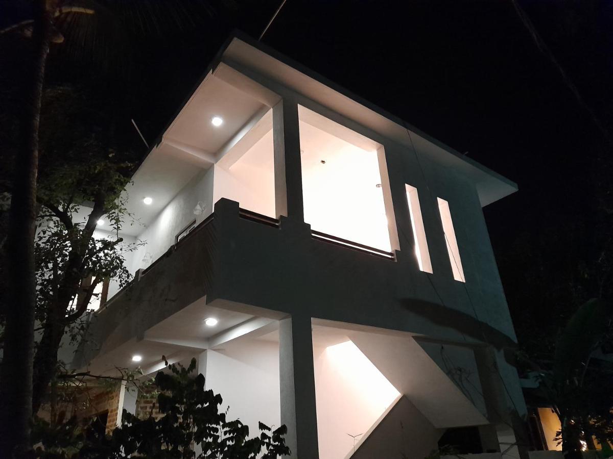 Gloria Inn Negombo Buitenkant foto