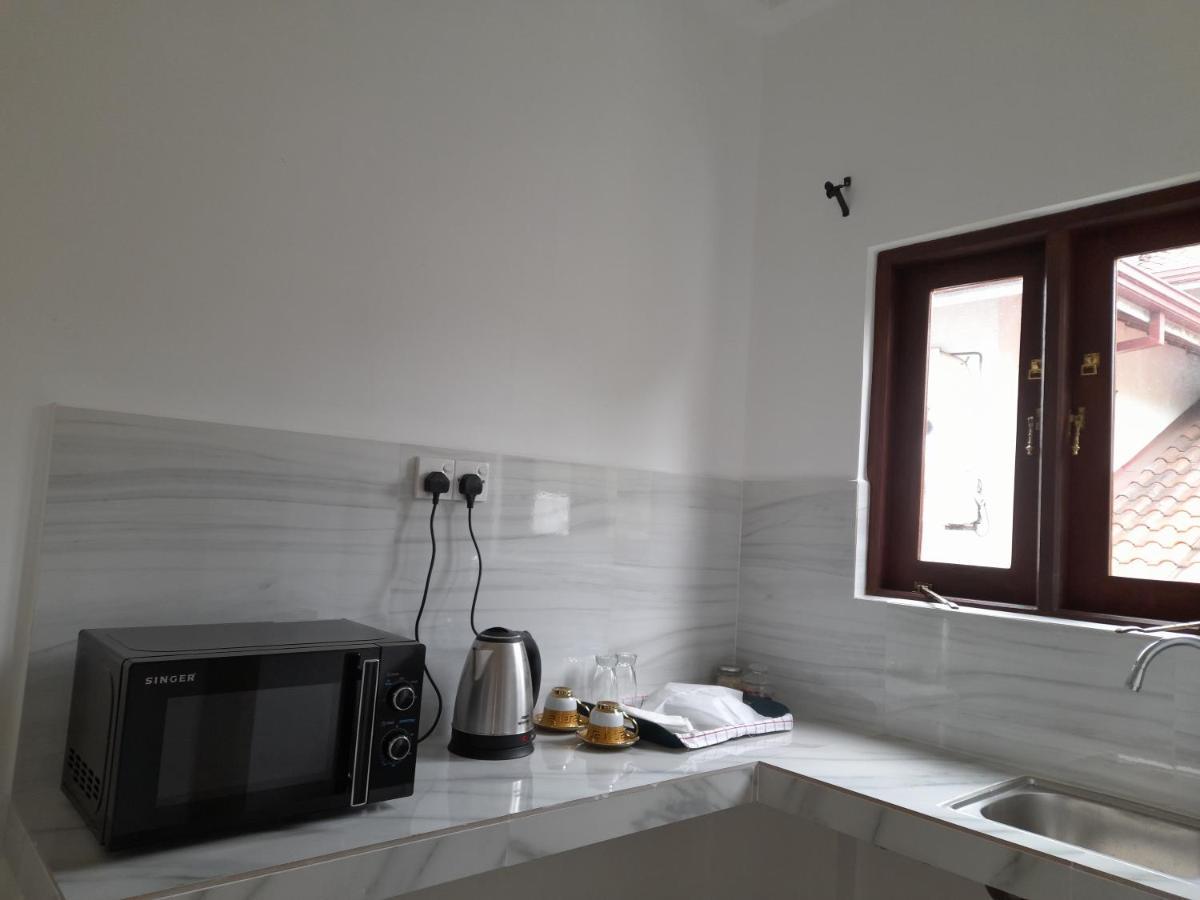 Gloria Inn Negombo Buitenkant foto